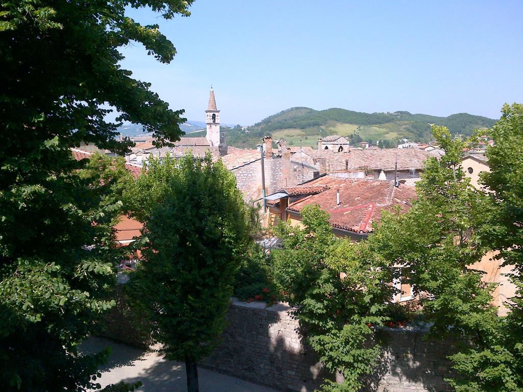 Hotel Pineta Cagli Bagian luar foto