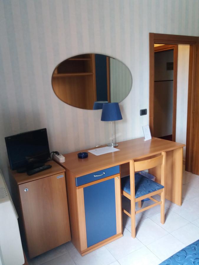 Hotel Pineta Cagli Bagian luar foto